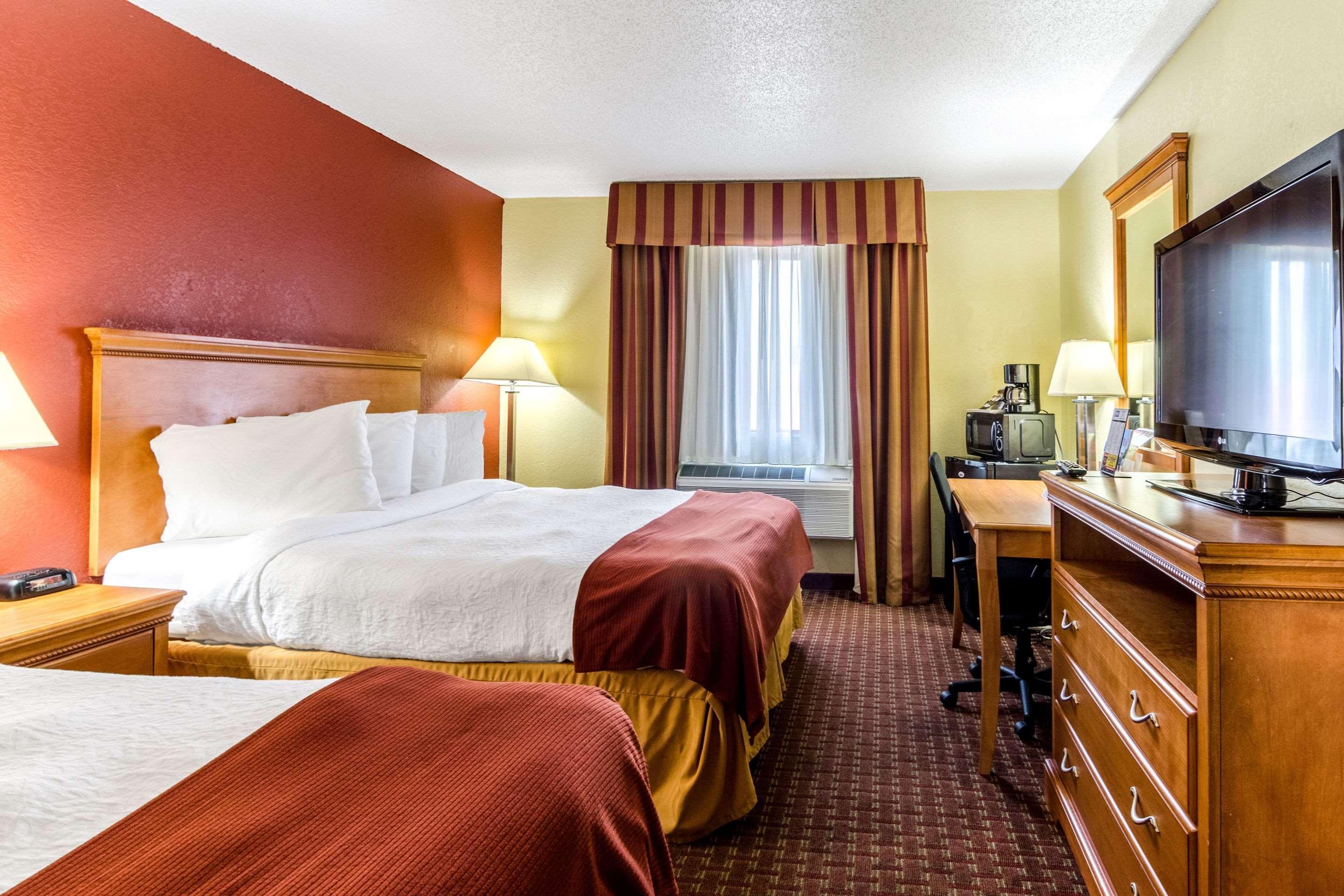 Rodeway Inn & Suites Jacksonville Near Camp Lejeune מראה חיצוני תמונה