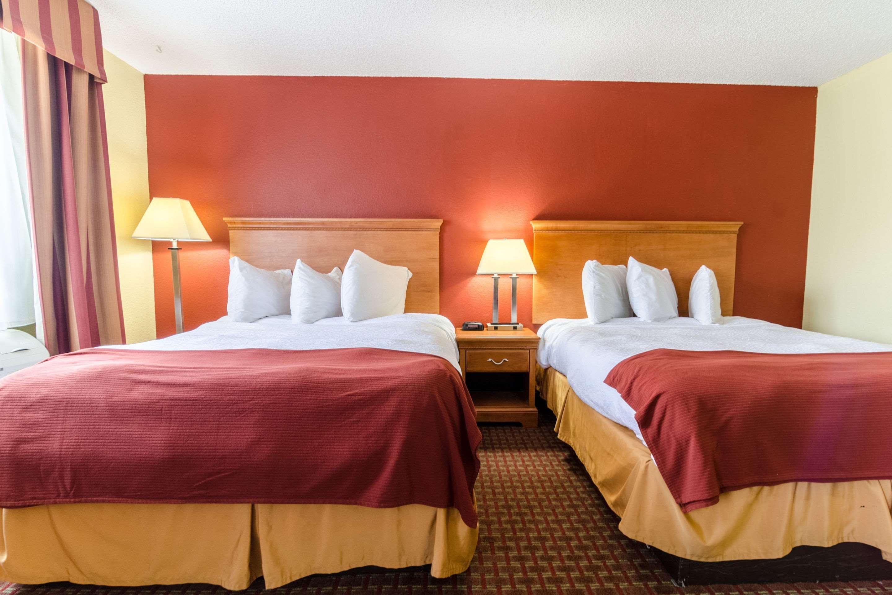 Rodeway Inn & Suites Jacksonville Near Camp Lejeune מראה חיצוני תמונה