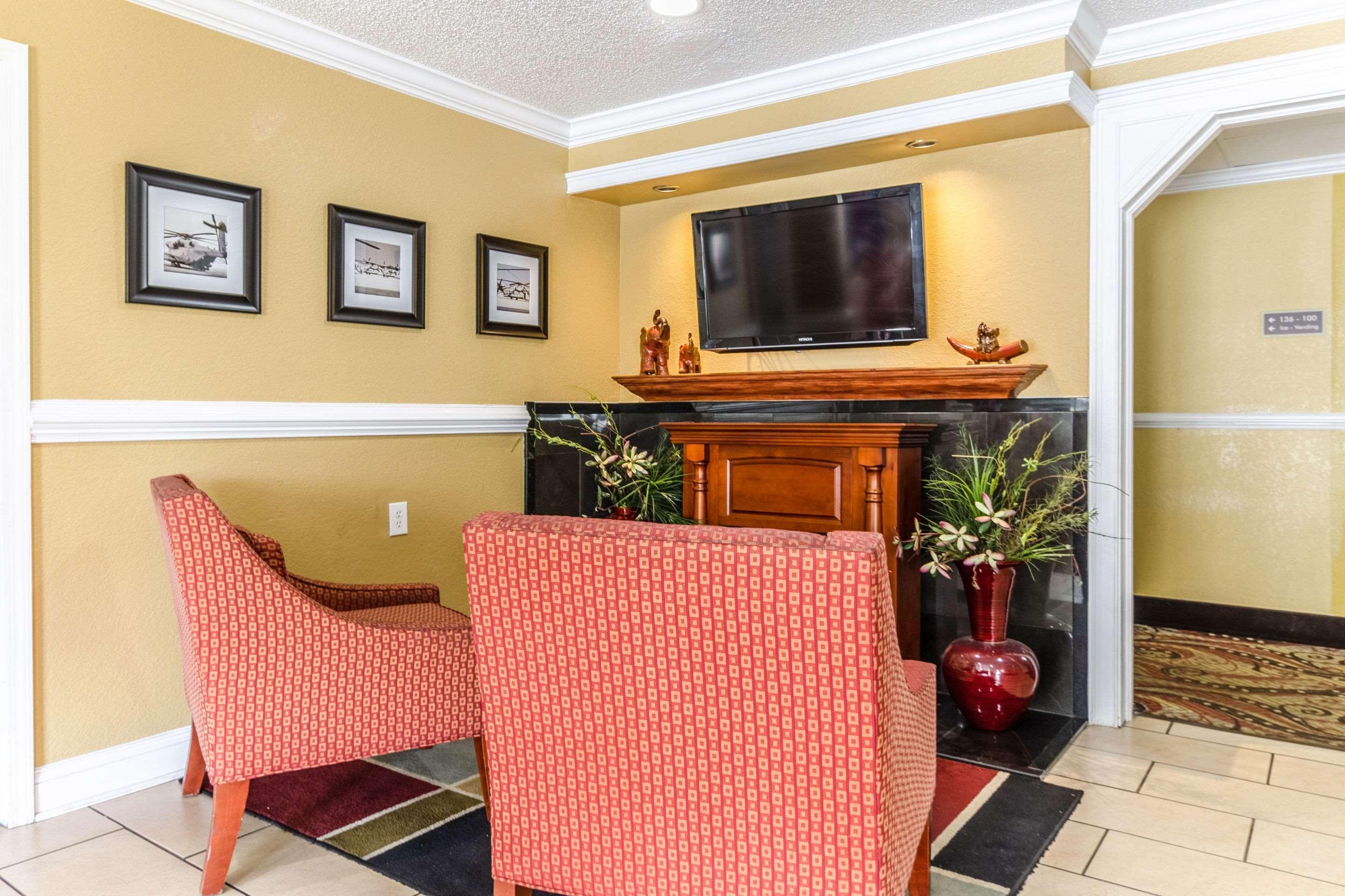 Rodeway Inn & Suites Jacksonville Near Camp Lejeune מראה חיצוני תמונה