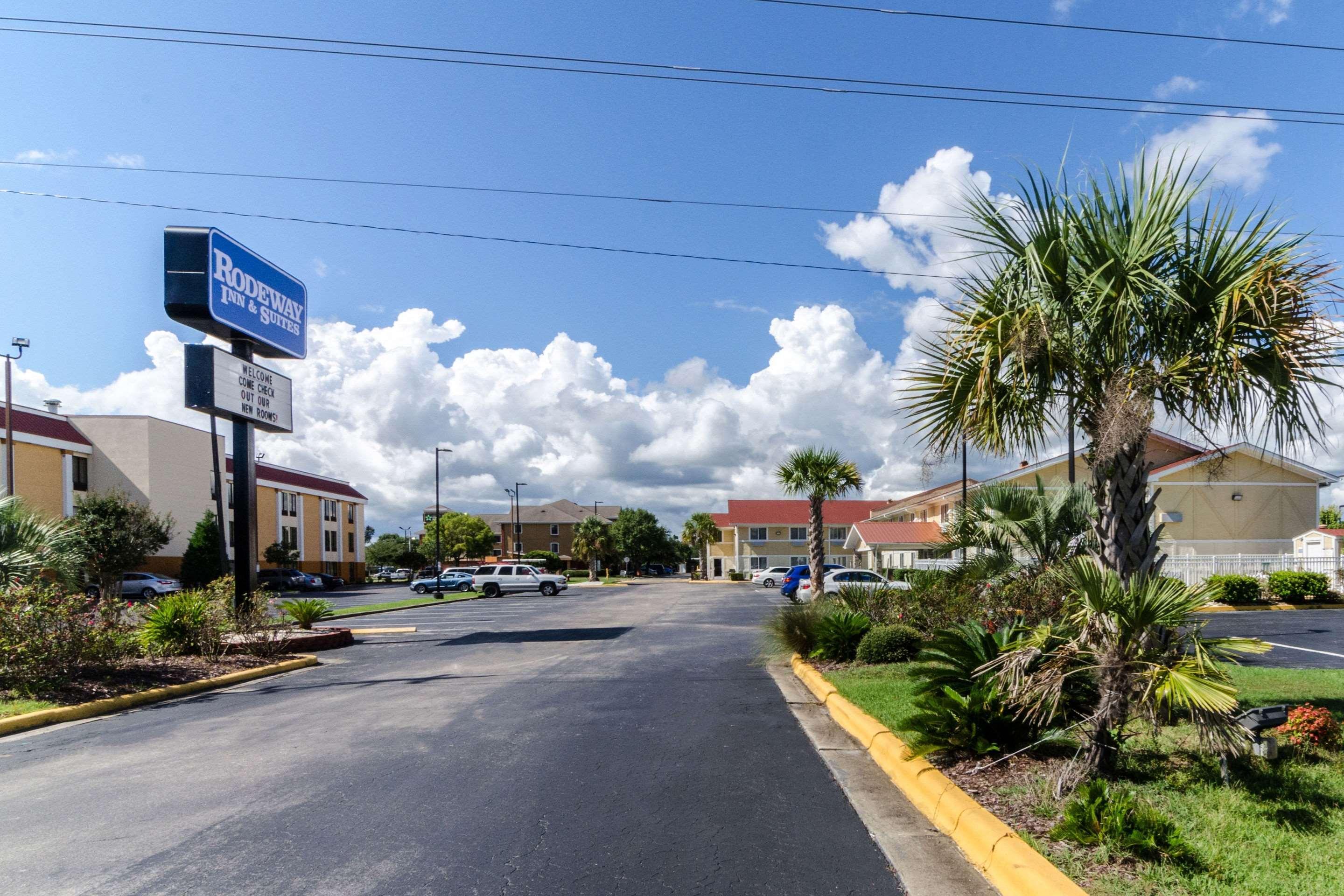 Rodeway Inn & Suites Jacksonville Near Camp Lejeune מראה חיצוני תמונה