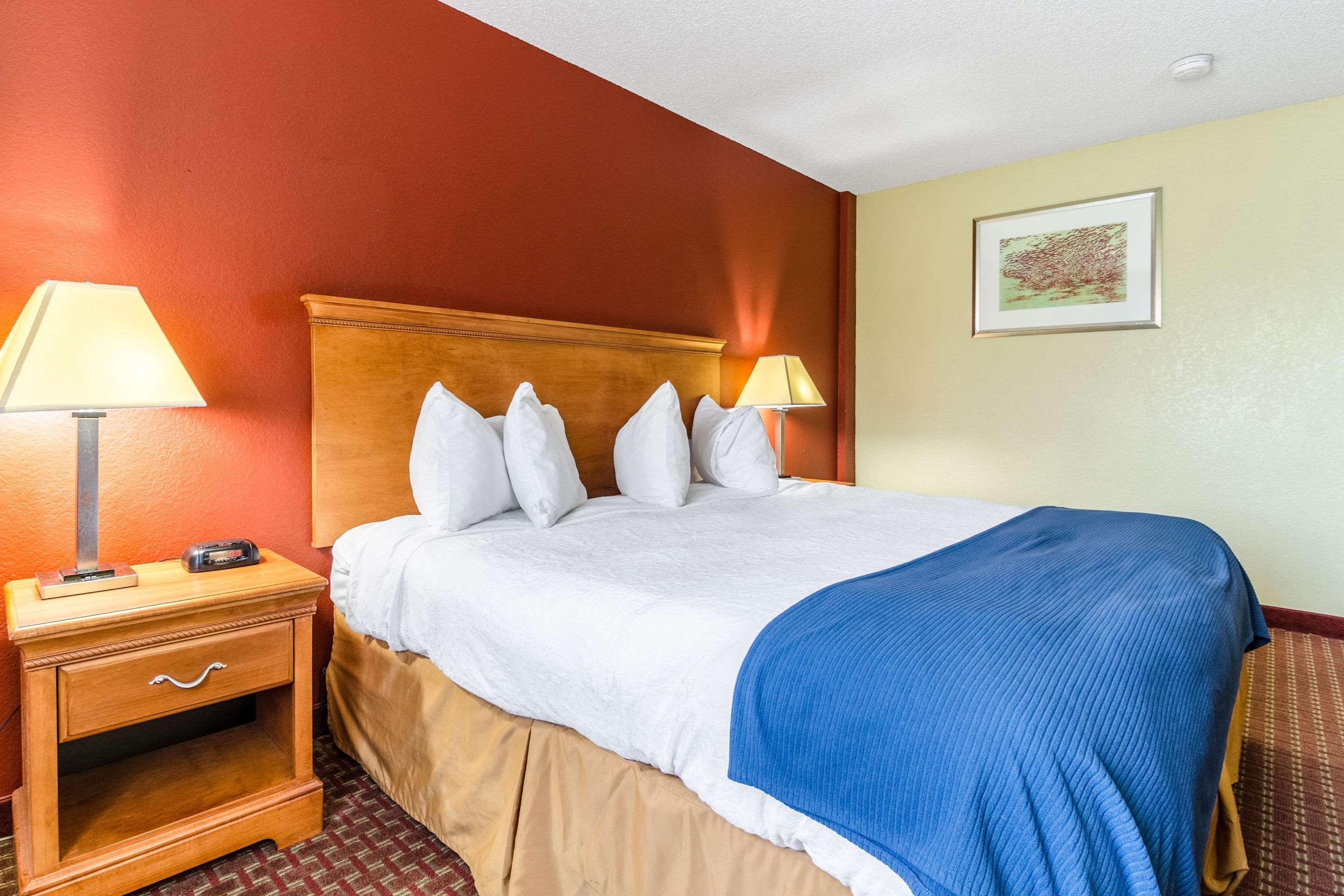 Rodeway Inn & Suites Jacksonville Near Camp Lejeune מראה חיצוני תמונה