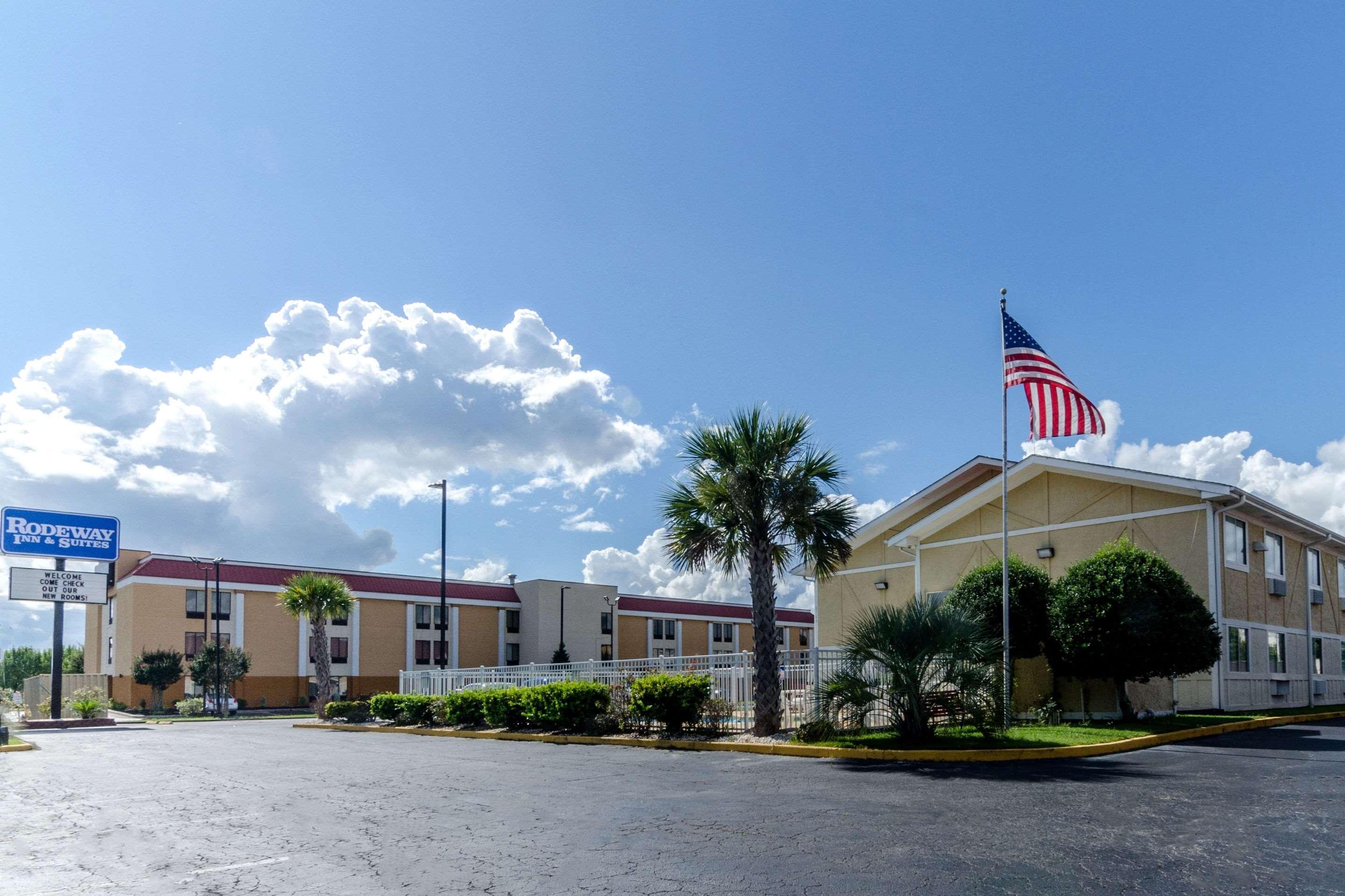 Rodeway Inn & Suites Jacksonville Near Camp Lejeune מראה חיצוני תמונה