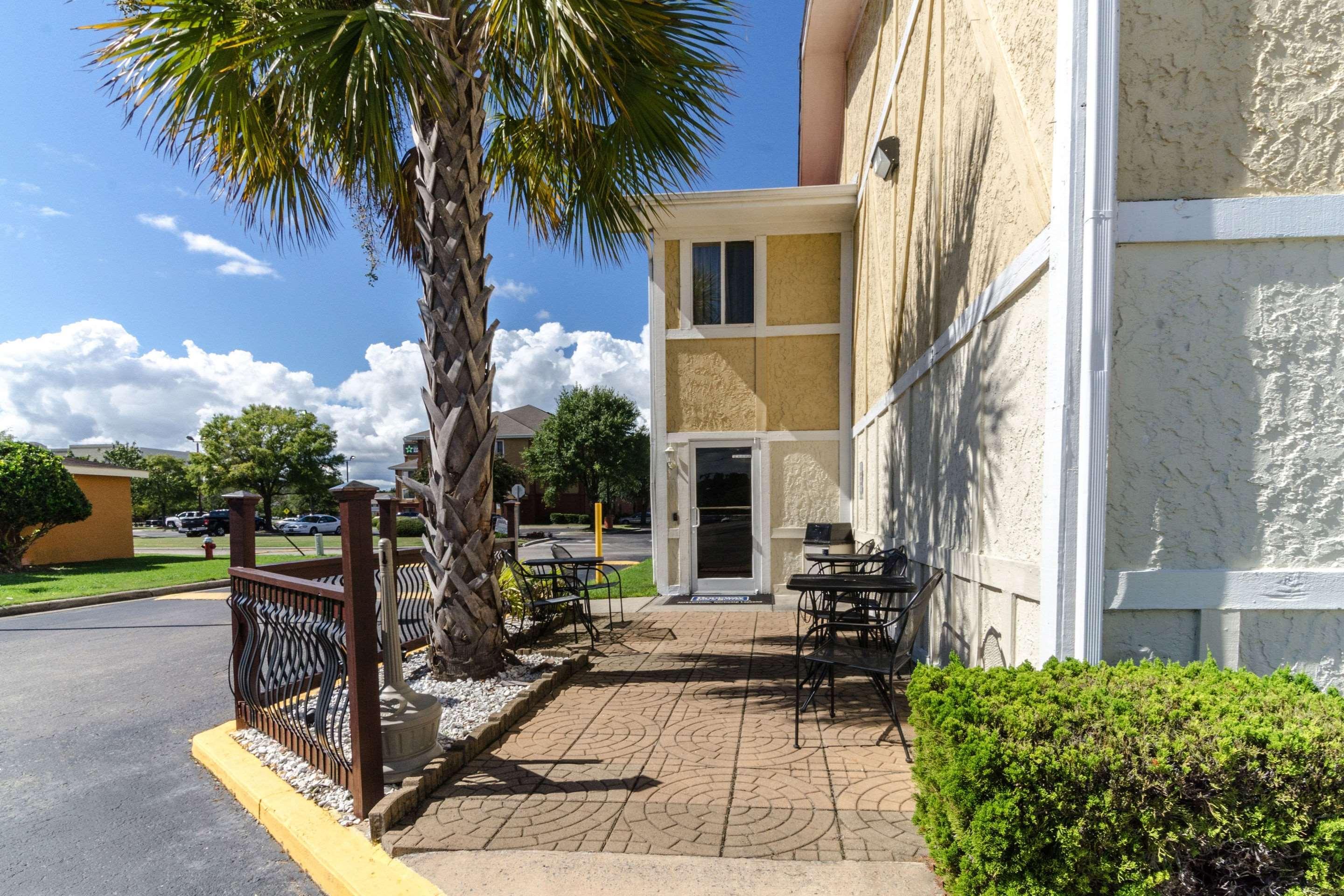 Rodeway Inn & Suites Jacksonville Near Camp Lejeune מראה חיצוני תמונה
